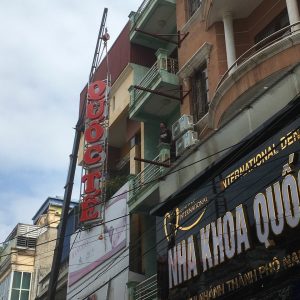 Biển mặt chữ led sáng âm - Biển vẫy giàn thoáng